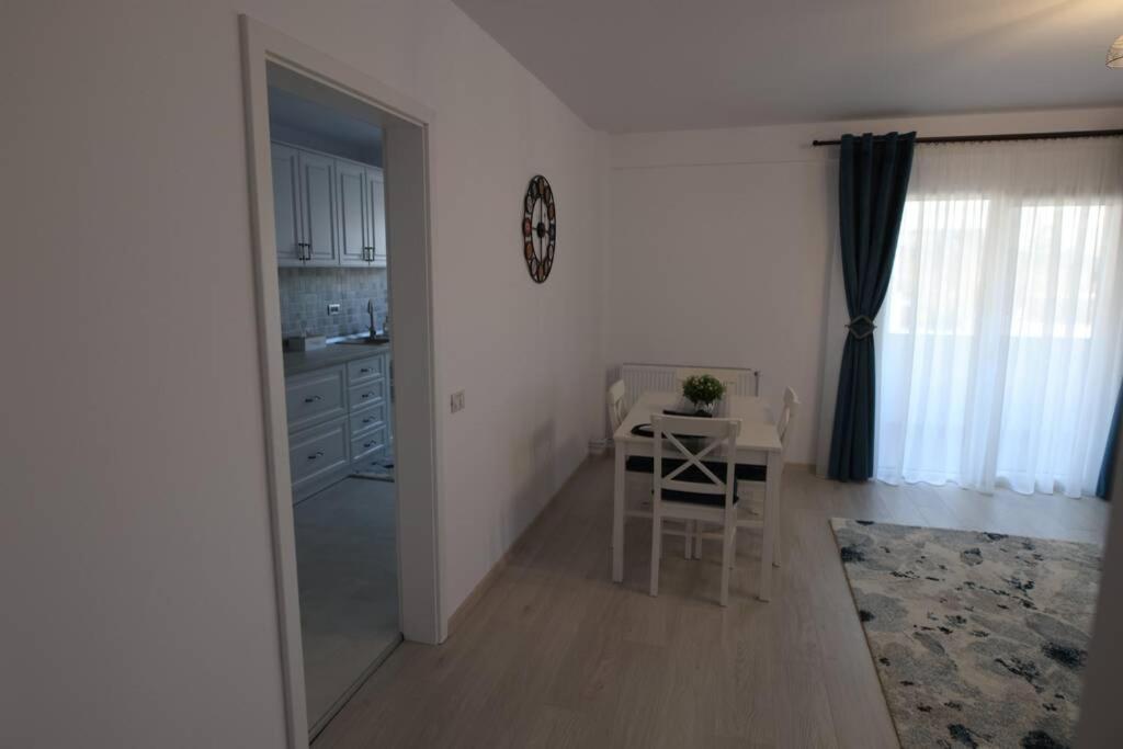 White Apartment Gura Humorului, Bucovina, Voronet Экстерьер фото
