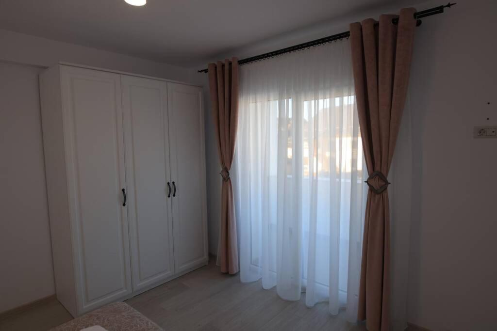 White Apartment Gura Humorului, Bucovina, Voronet Экстерьер фото