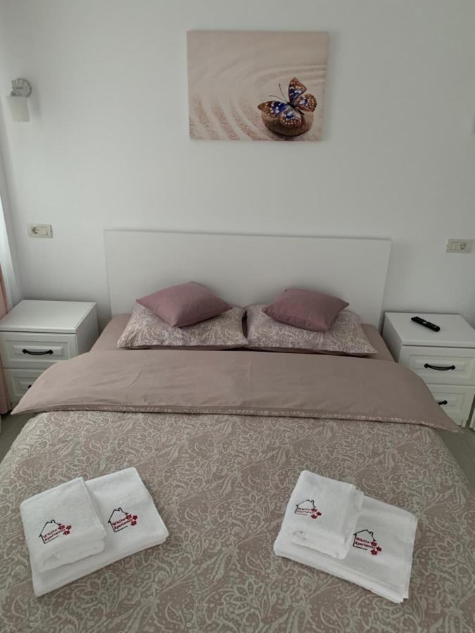 White Apartment Gura Humorului, Bucovina, Voronet Экстерьер фото