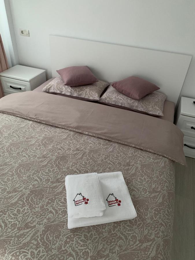 White Apartment Gura Humorului, Bucovina, Voronet Экстерьер фото